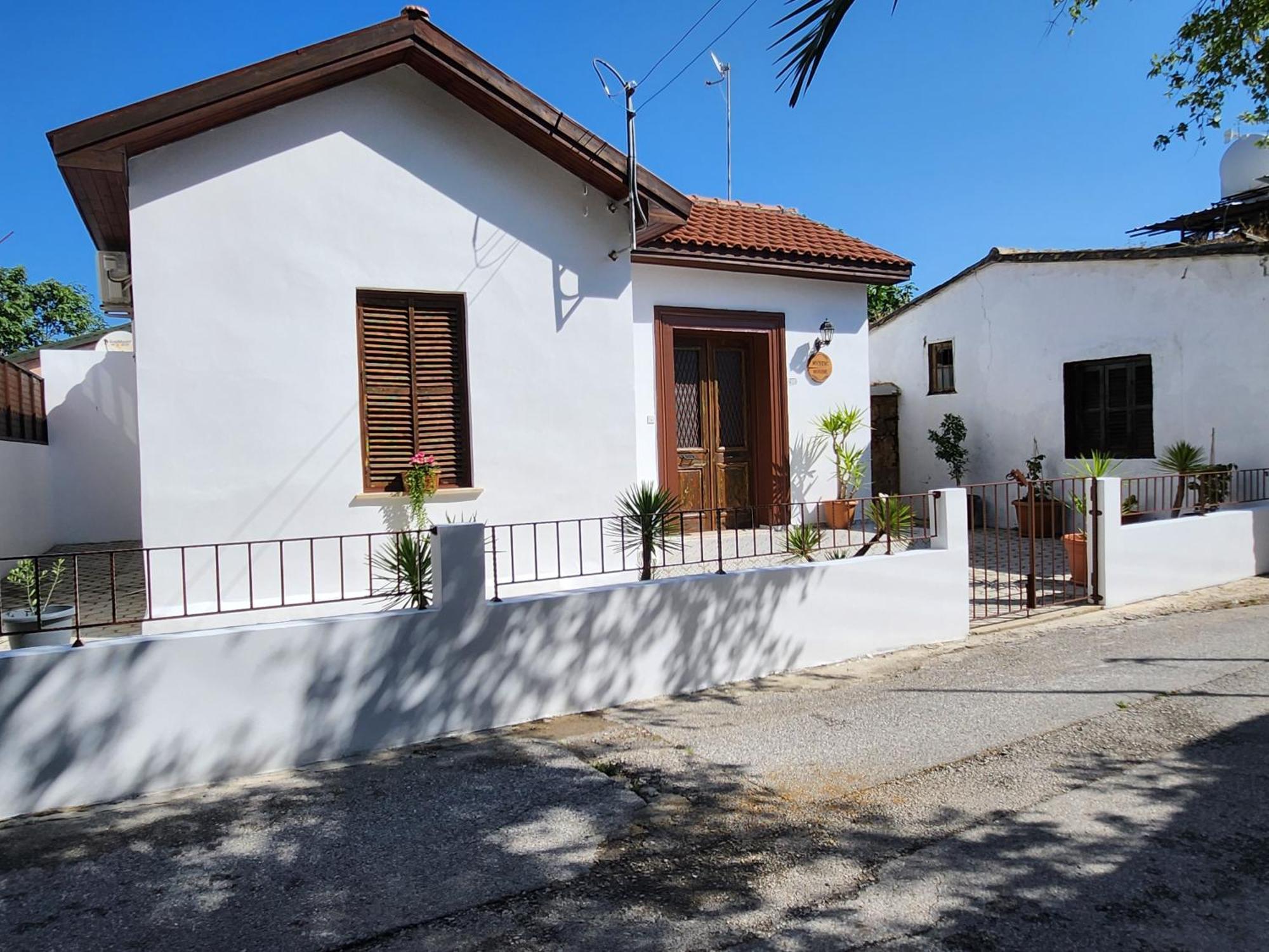 Mystic Guest House Famagusta Фамагуста Экстерьер фото